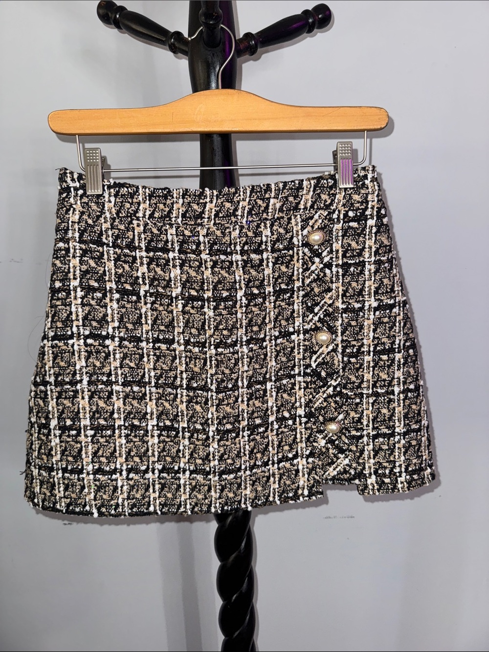 SHEIN Black & Cream Tweed Mini Skirt with Pearl Buttons 19.3.B1